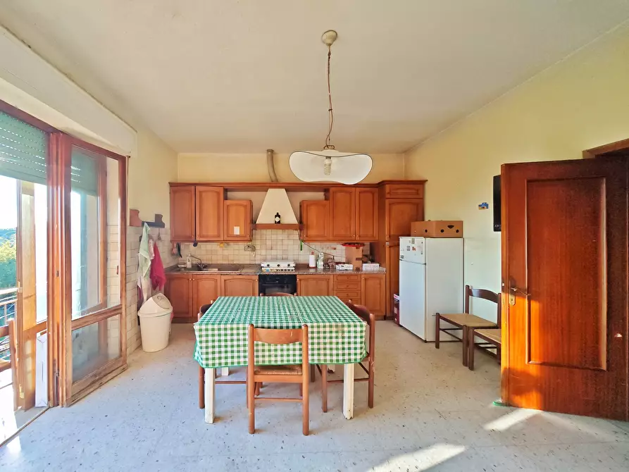 Immagine 13 di Porzione di casa in vendita  in SP23 683 a Castelnuovo Magra