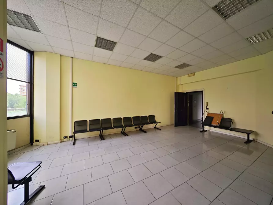 Immagine 8 di Ufficio in vendita  in Via Brigata Partigiana Ugo Muccini 92 a Sarzana