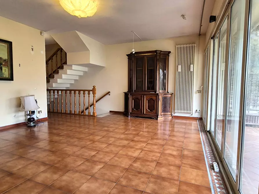 Immagine 7 di Villetta a schiera in vendita  in Via Madonnina 11 a Ortonovo