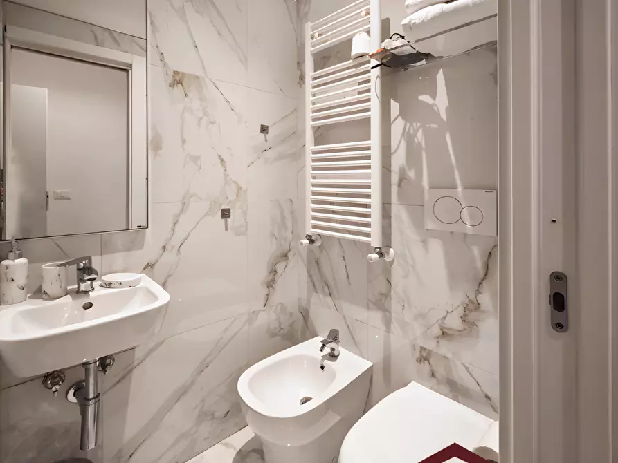 Immagine 8 di Trilocale in vendita  in Piazza Saint Bon 5 a La Spezia