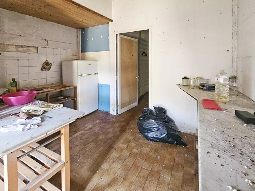 Immagine 17 di Rustico / casale in vendita  a Ameglia