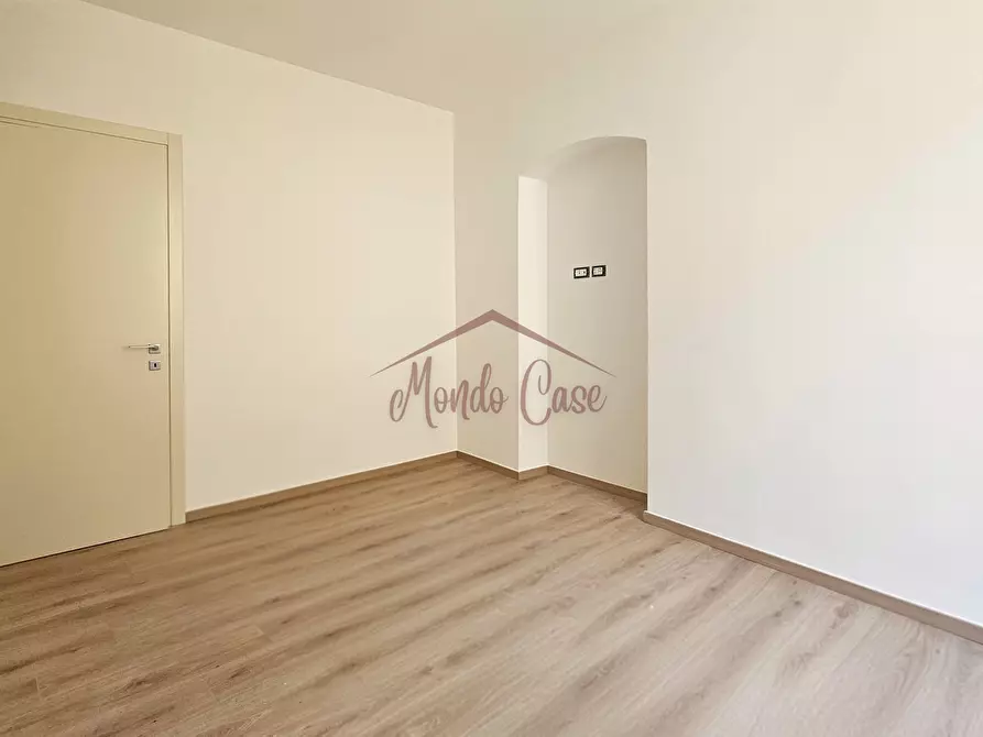 Immagine 38 di Trilocale in vendita  in Piazza Giacomo Matteotti 29 a Sarzana