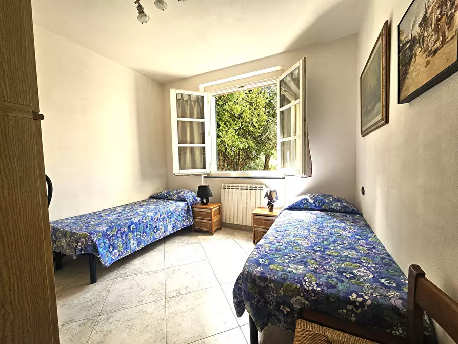 Immagine 22 di Villa in vendita  a Sarzana