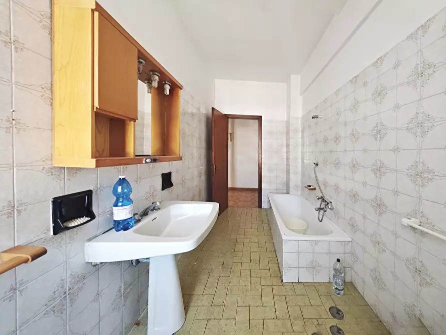 Immagine 19 di Bilocale in vendita  in Stradone D'Oria 120 a La Spezia