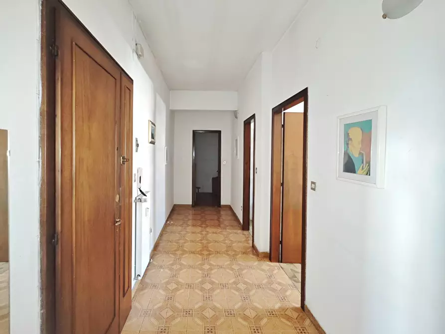 Immagine 2 di Bilocale in vendita  in Stradone D'Oria 120 a La Spezia