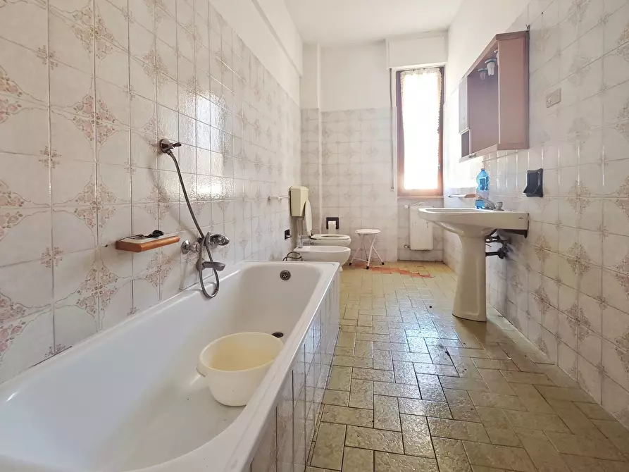 Immagine 18 di Bilocale in vendita  in Stradone D'Oria 120 a La Spezia