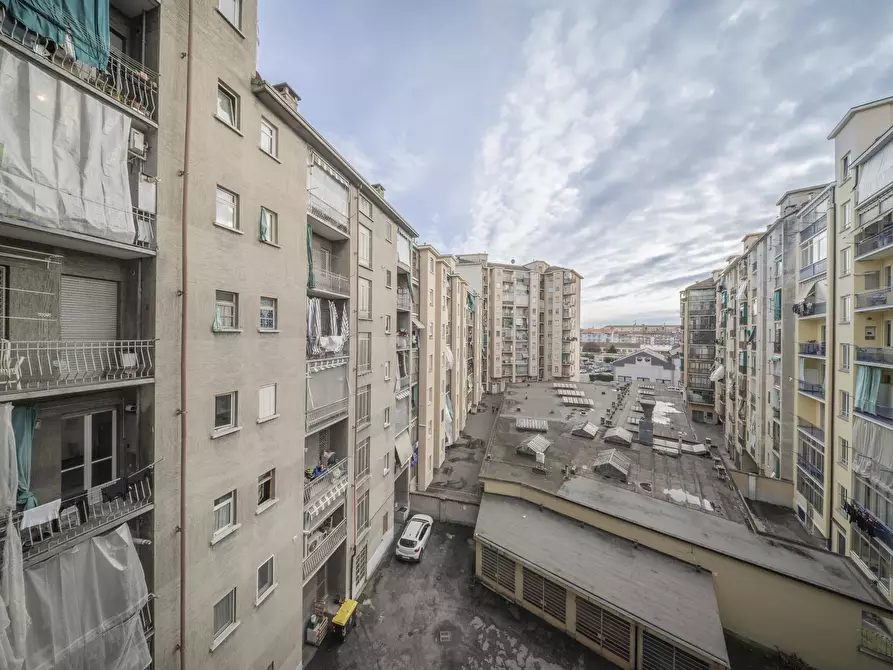 Immagine 25 di Trilocale in vendita  in Via Aosta 60 a Torino