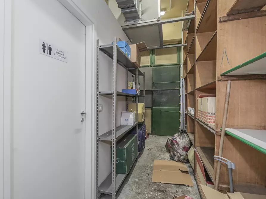 Immagine 23 di Attività commerciale in affitto  in Via Antonio Gramsci 15 a Torino
