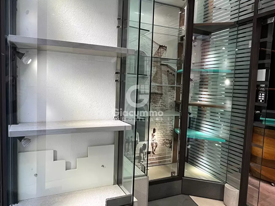 Immagine 7 di Locale commerciale in affitto  in Via Pretoria 80 a Potenza