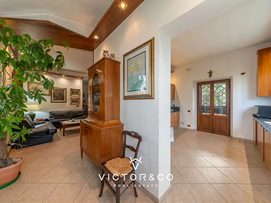 Immagine 17 di Villa in vendita  in Viale Parco Mazza sn a Oleggio