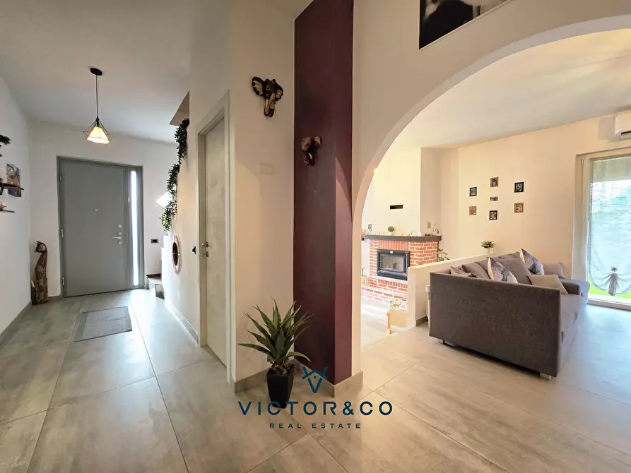 Immagine 6 di Villa in vendita  in Via Sempione sn a Marano Ticino