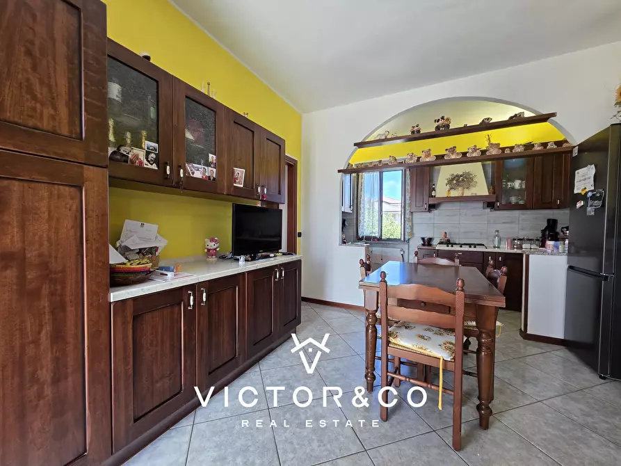 Immagine 26 di Quadrilocale in vendita  in VIA BATTISTI snc a Romentino