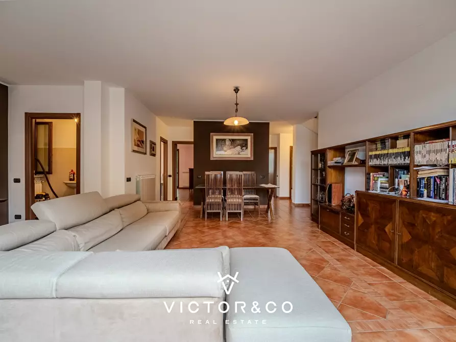 Immagine 4 di Casa bifamiliare in vendita  in Via Borghetto 4 a Casalino