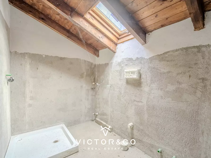 Immagine 21 di Casa bifamiliare in vendita  in Via Borghetto 4 a Casalino