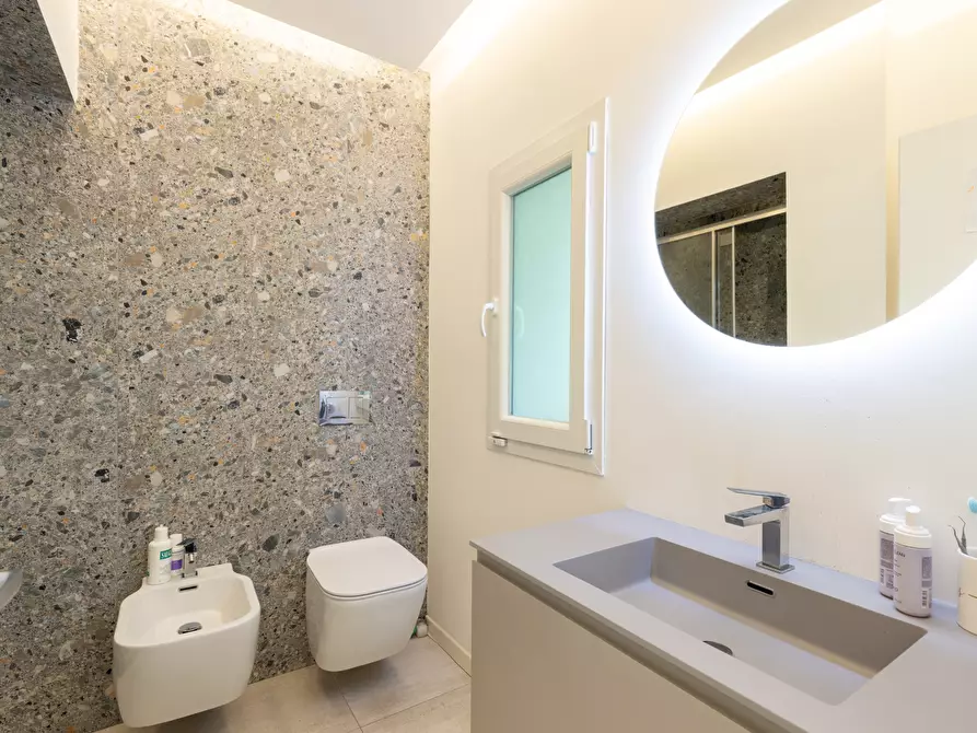 Immagine 24 di Villa in vendita  in Via Bruno Buozzi 16 a Sovico