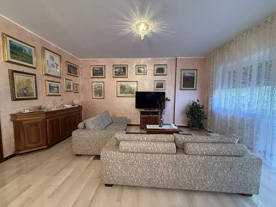 Immagine 33 di Pentalocale in vendita  in Via Roberto Moroni 7A a Sesto San Giovanni