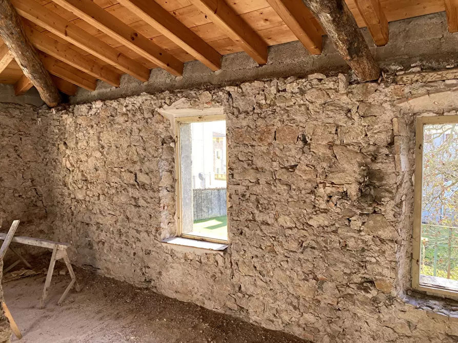 Immagine 29 di Rustico / casale in vendita  in Via Montini a Preseglie