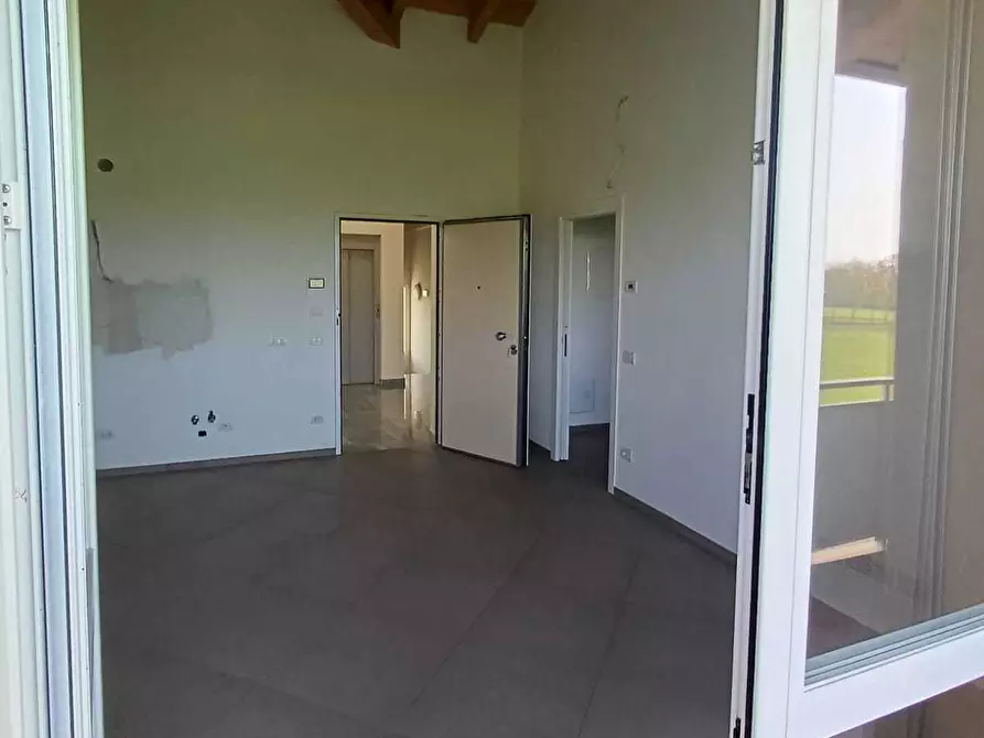 Immagine 34 di Bilocale in vendita  a Montechiarugolo