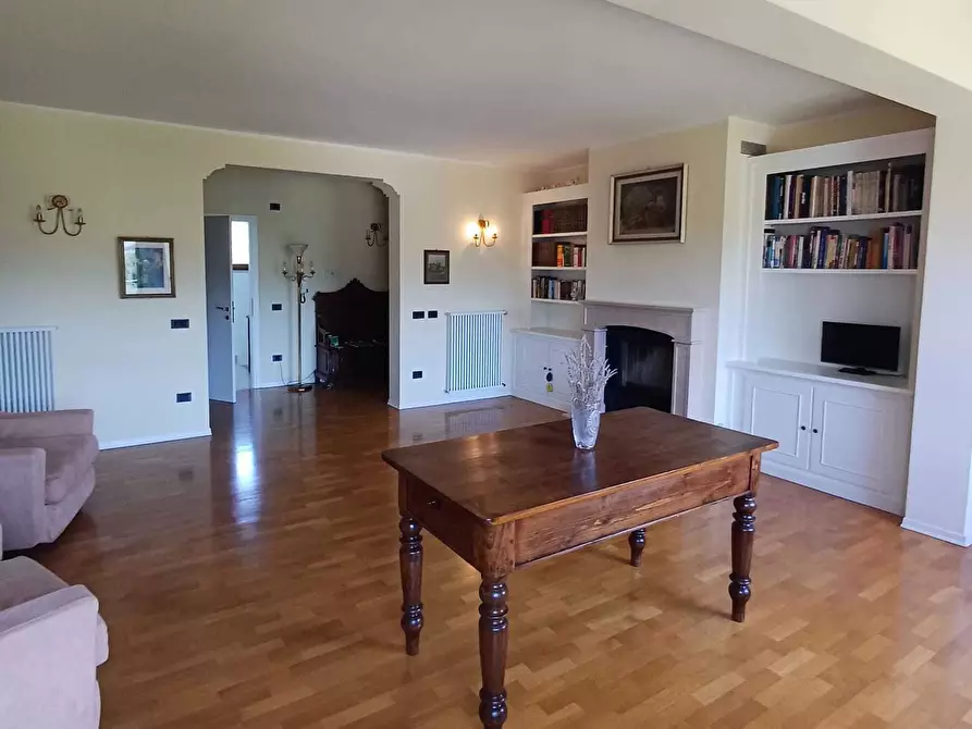 Immagine 12 di Casa bifamiliare in vendita  a Varano De' Melegari