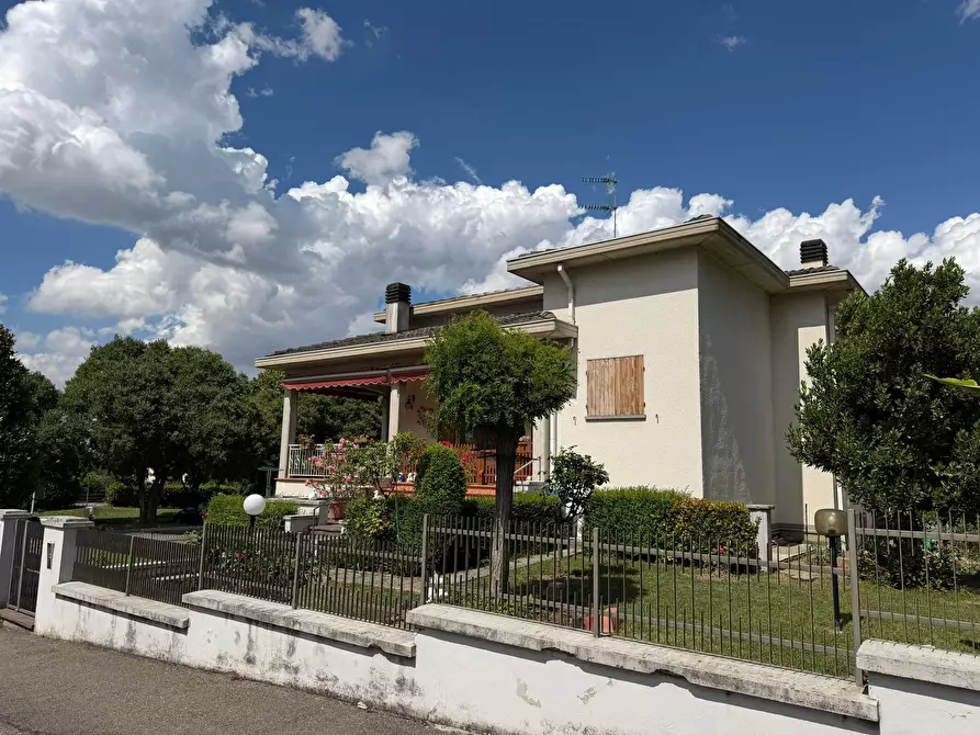 Immagine 2 di Casa indipendente in vendita  a Collecchio