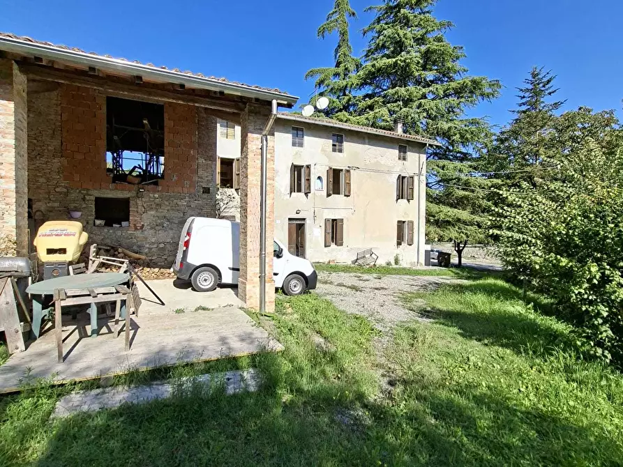 Immagine 1 di Porzione di casa in vendita  a Fornovo Di Taro