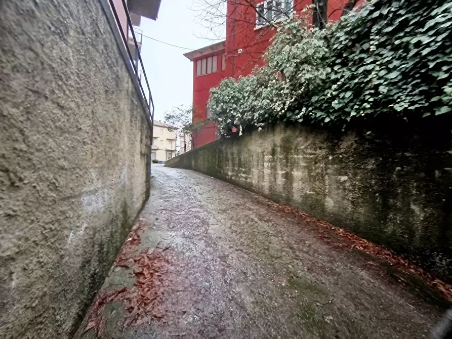 Immagine 16 di Locale commerciale in vendita  a Fornovo Di Taro