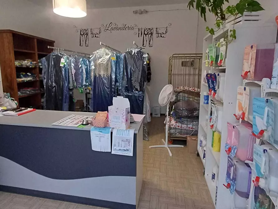 Immagine 6 di Attività commerciale in vendita  a Varano De' Melegari