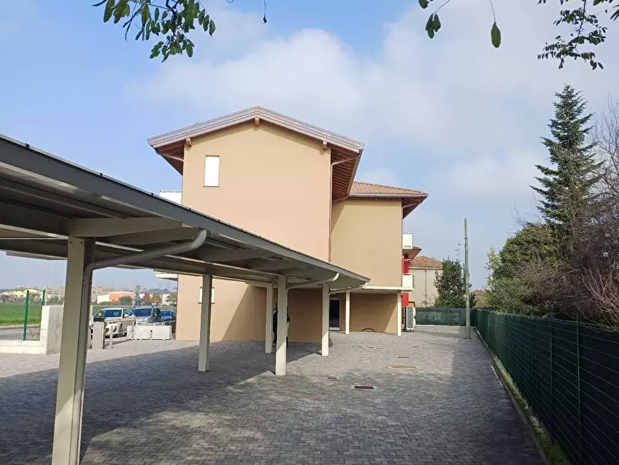 Immagine 53 di Bilocale in vendita  a Montechiarugolo