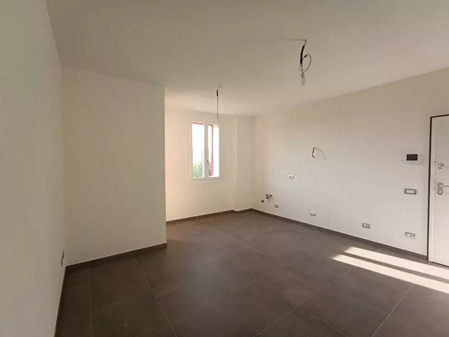 Immagine 7 di Bilocale in affitto  a Medesano