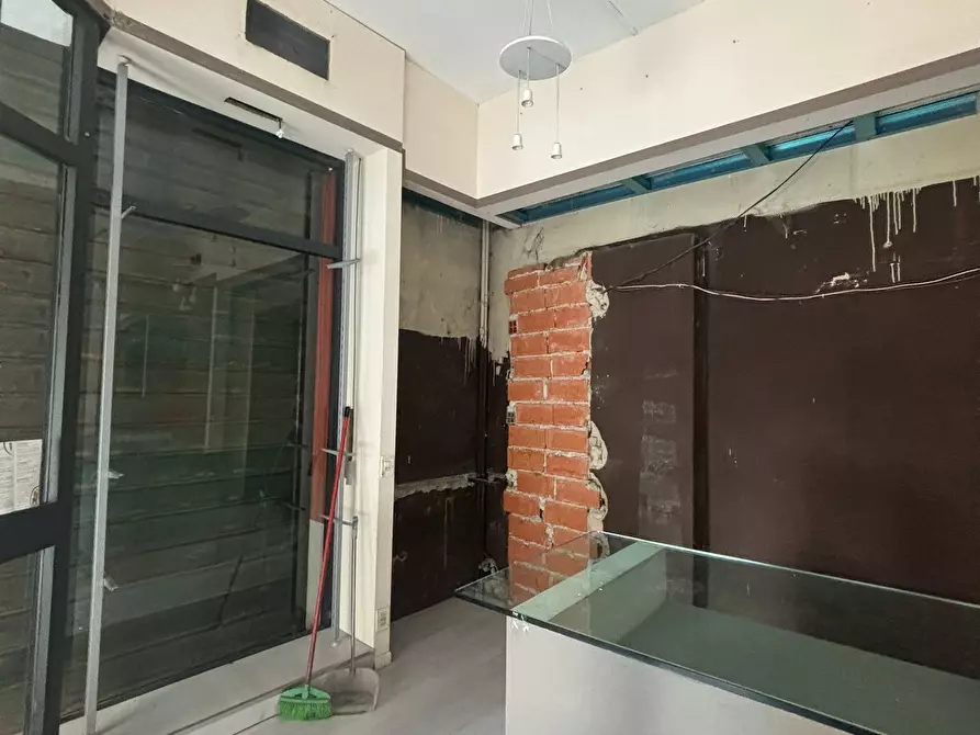 Immagine 5 di Locale commerciale in affitto  a Fornovo Di Taro