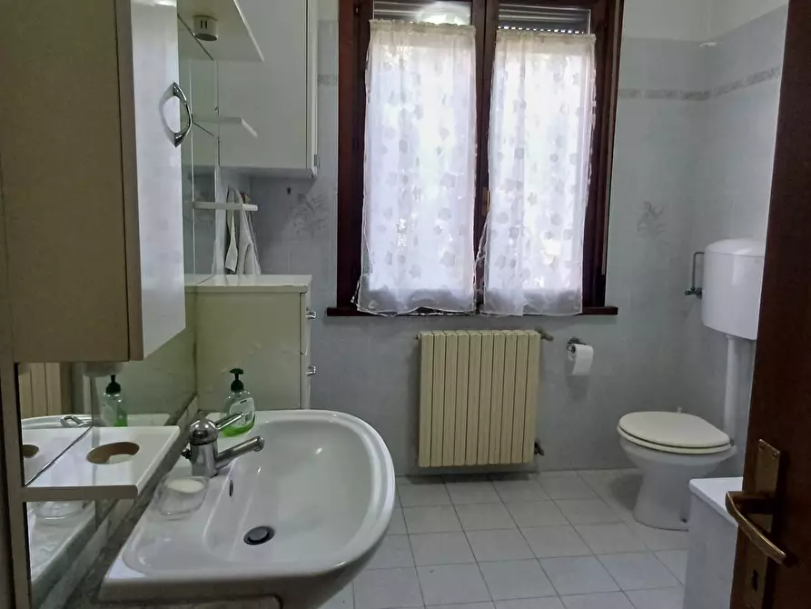 Immagine 32 di Trilocale in vendita  a Medesano