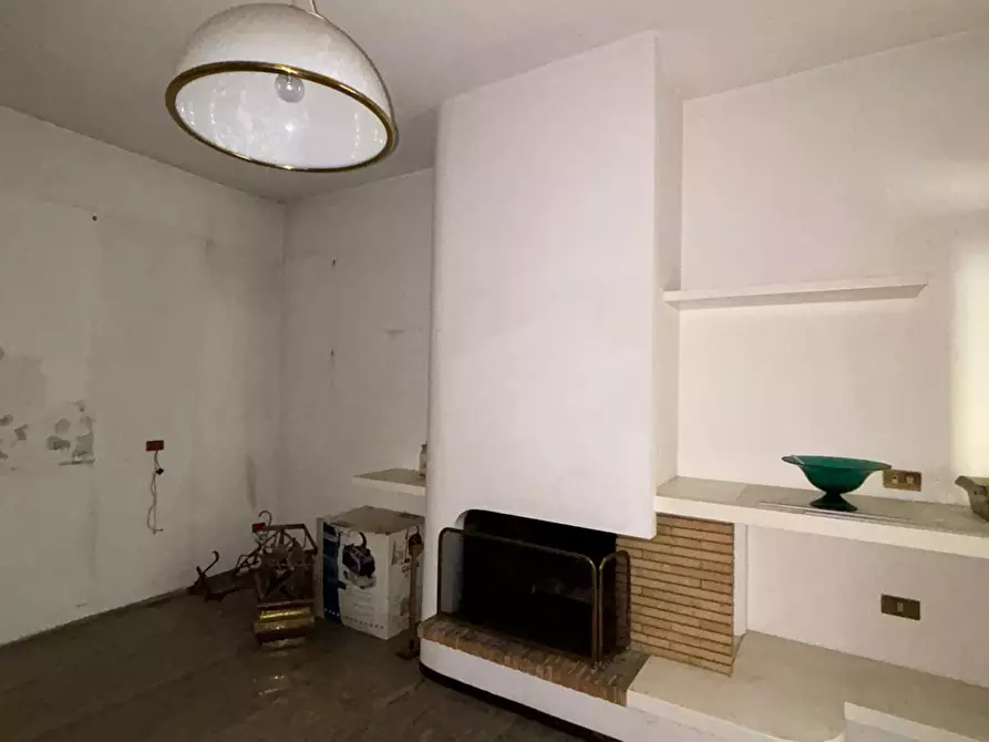 Immagine 45 di Casa trifamiliare in vendita  a Varano De' Melegari