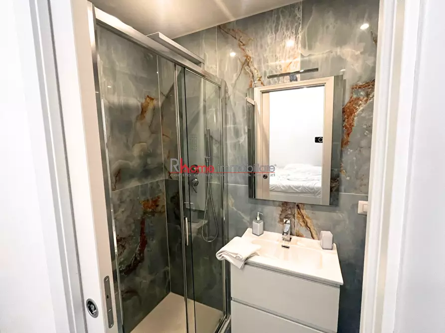 Immagine 10 di Loft/Open space in vendita  a Roma