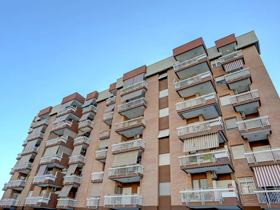 Immagine 22 di Attico in vendita  in Via Davide Campari 18 a Roma