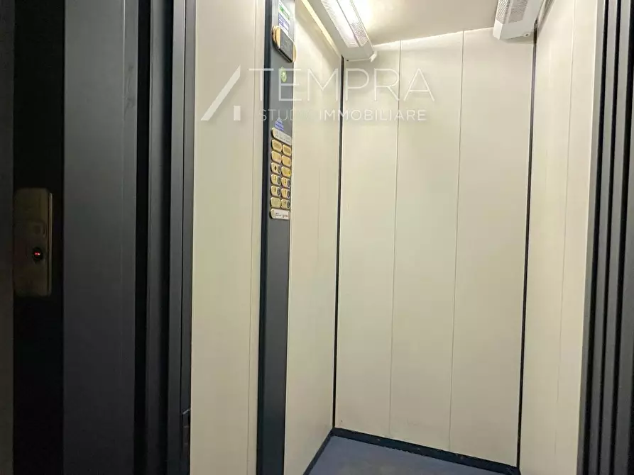 Immagine 29 di Appartamento in vendita  in Via Paolo VI a Adrano