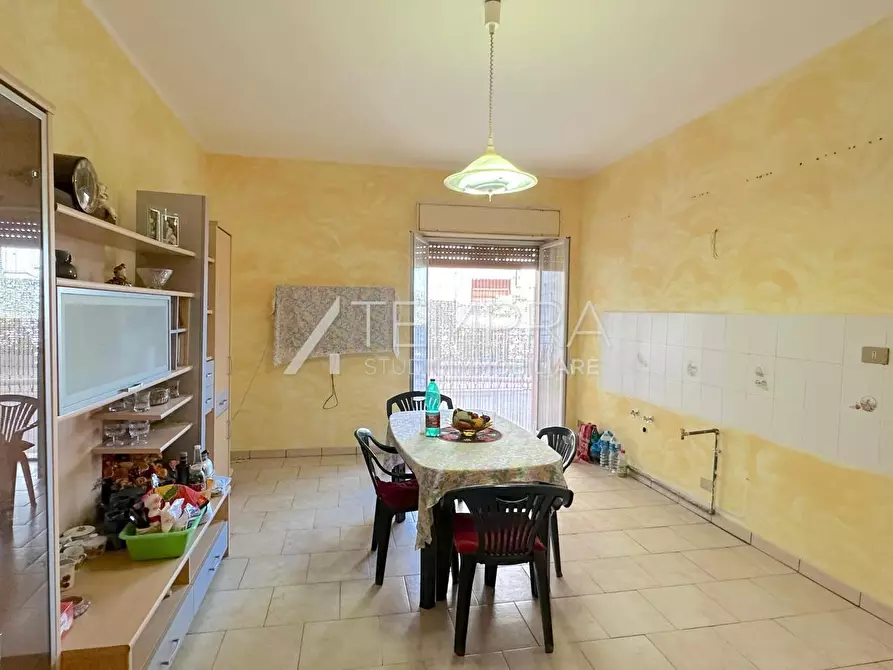 Immagine 4 di Appartamento in vendita  in Via della Regione 17 a Adrano