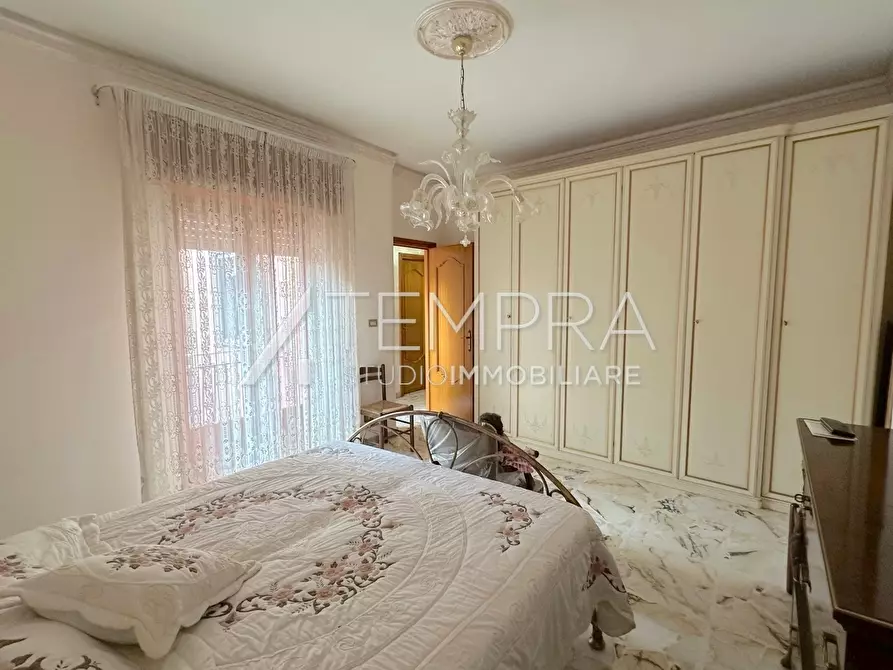 Immagine 27 di Casa indipendente in vendita  a Adrano