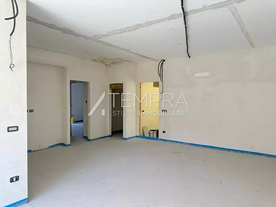 Immagine 14 di Appartamento in vendita  a Adrano