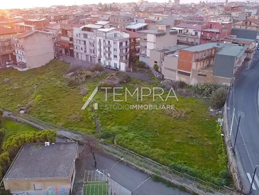 Immagine 1 di Terreno industriale in vendita  a Adrano