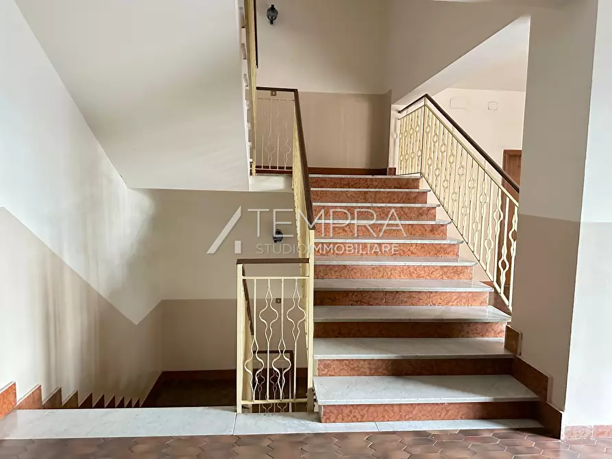 Immagine 5 di Appartamento in vendita  a Adrano