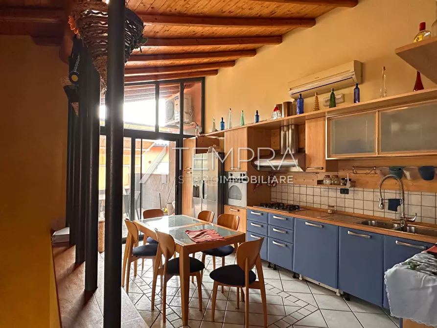 Immagine 23 di Casa indipendente in vendita  a Adrano