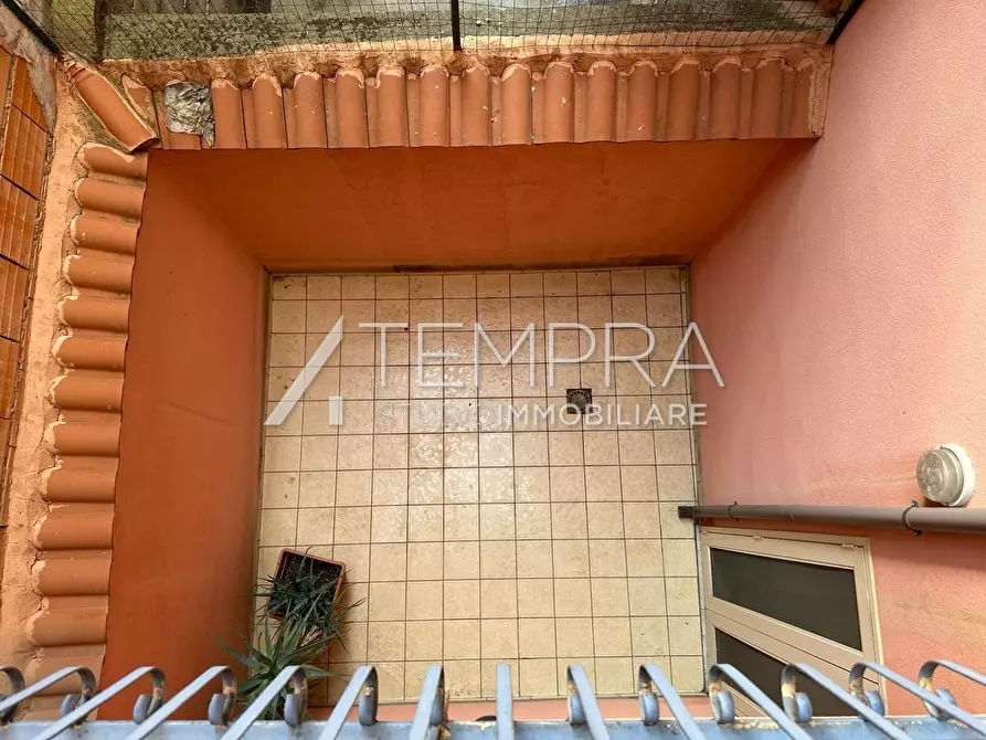 Immagine 21 di Appartamento in vendita  in Via Battiati 96 a Adrano