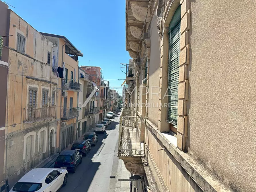 Immagine 35 di Casa indipendente in vendita  in VIA INZERILLI a Adrano