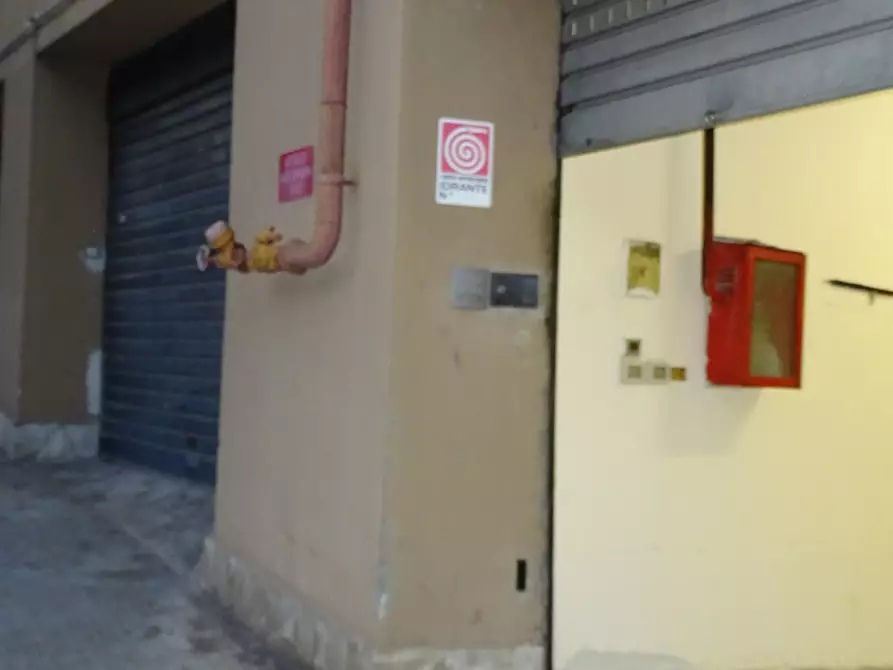 Immagine 29 di Pentalocale in vendita  in Via Salvatore Citelli 4 a Catania