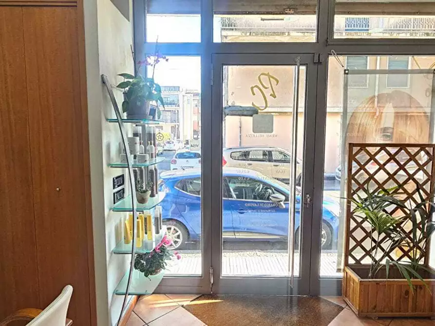 Immagine 7 di Attività commerciale in vendita  in Via Giuseppe de Felice 25 a Sant'agata Li Battiati