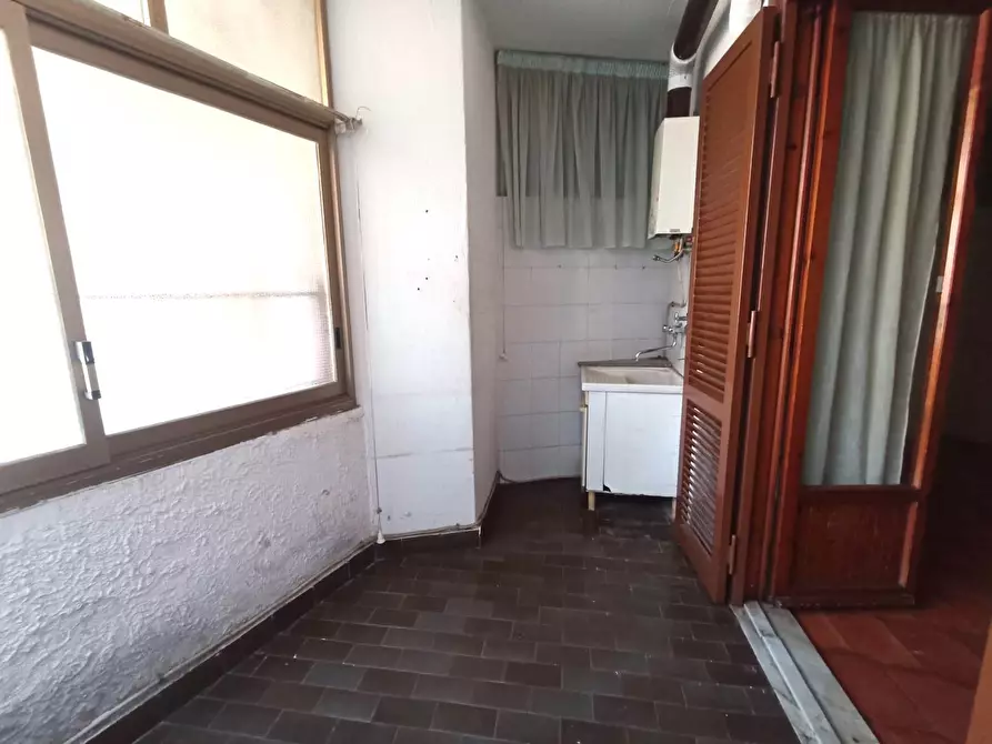 Immagine 13 di Trilocale in vendita  a Aci Castello