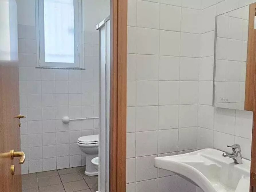 Immagine 16 di Attività artigianale in affitto  in Via Sciarelli 55 a Aci Castello