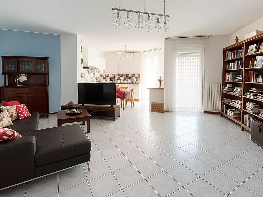 Immagine 2 di Trilocale in vendita  in Via Cervino 1 a Modena