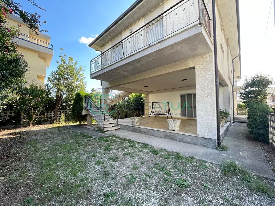 Immagine 26 di Casa trifamiliare in vendita  in Via Messina 7 a Tortoreto