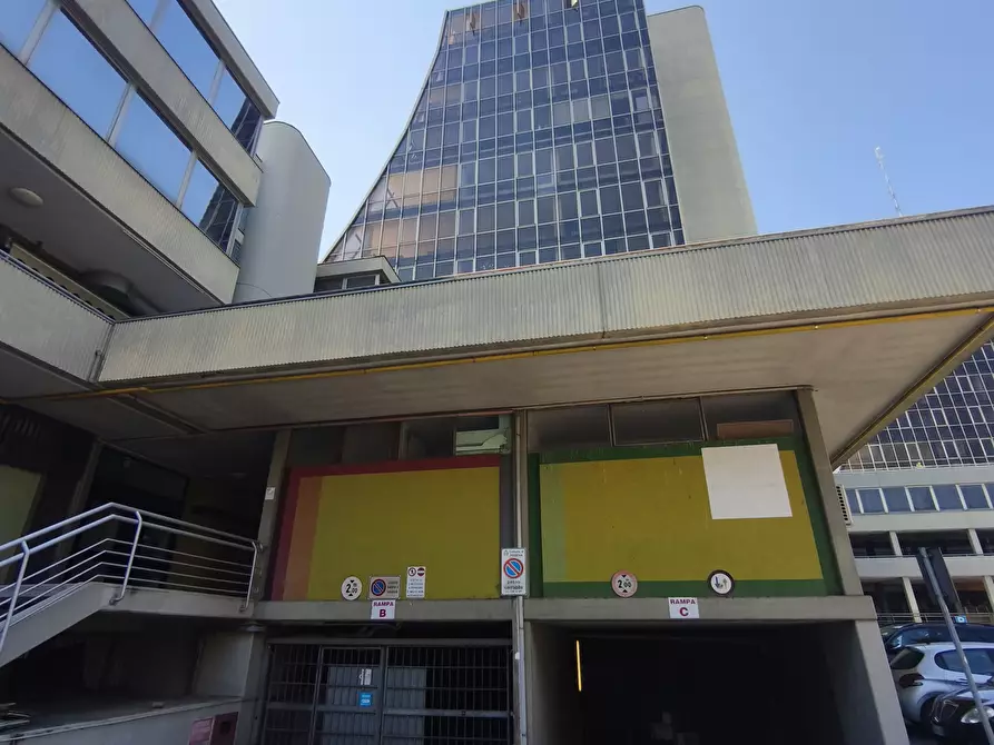 Immagine 1 di Garage in vendita  in Via Pietro Giardini 456 N a Modena